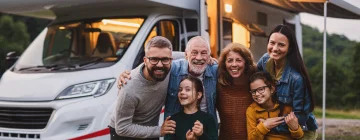 Una familia emprendiendo un emocionante viaje en autocaravana por México